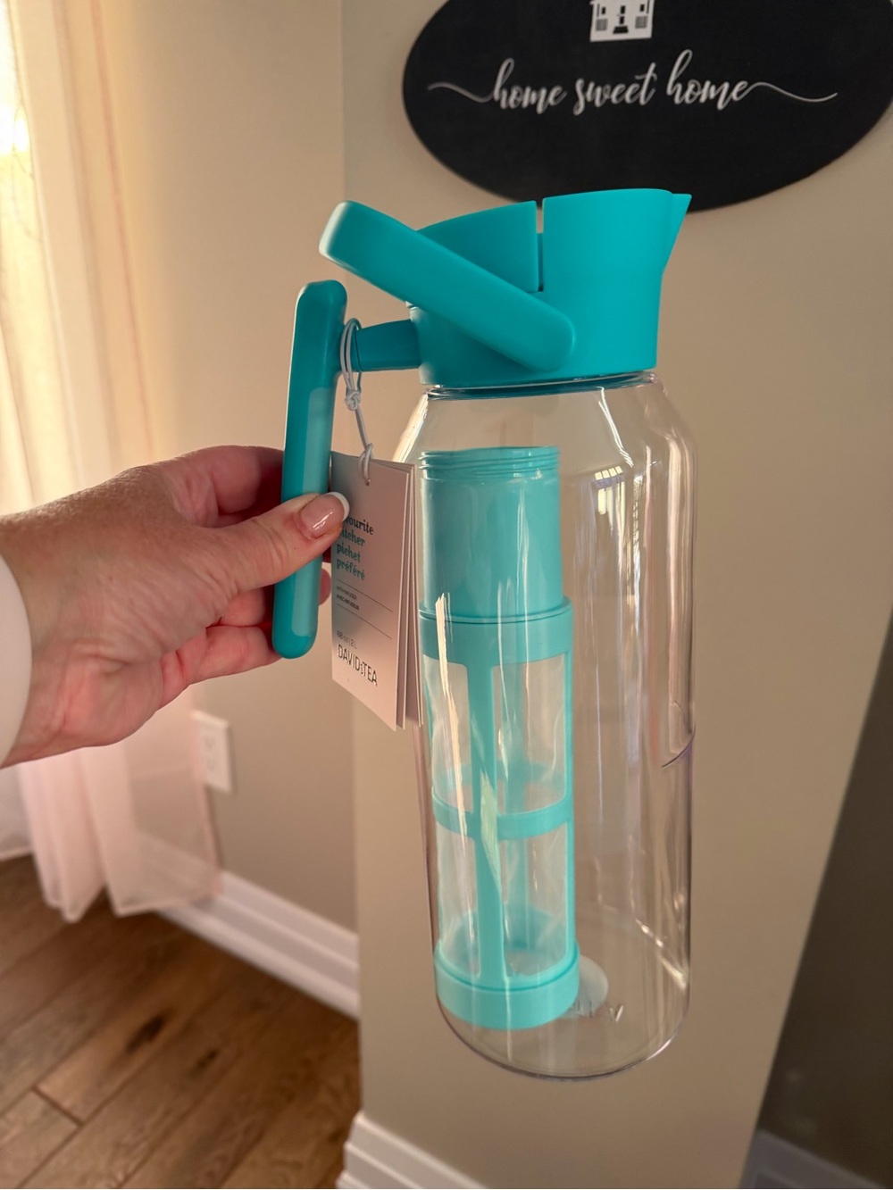 Blue Infuser Pitcher – 68 oz - plastic